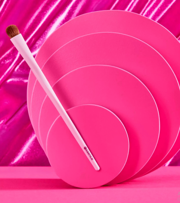 Essence Eyeshadow Brush | So Much Egypt