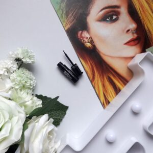 so-cute-matte-deep-black-eyeliner-golden-rose-afbeelding-1 Golden Rose so cute matte&deep black eyeliner